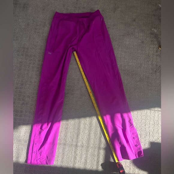 👚Barely worn scrubs set in Magenta 👚 - Picture 5 of 6